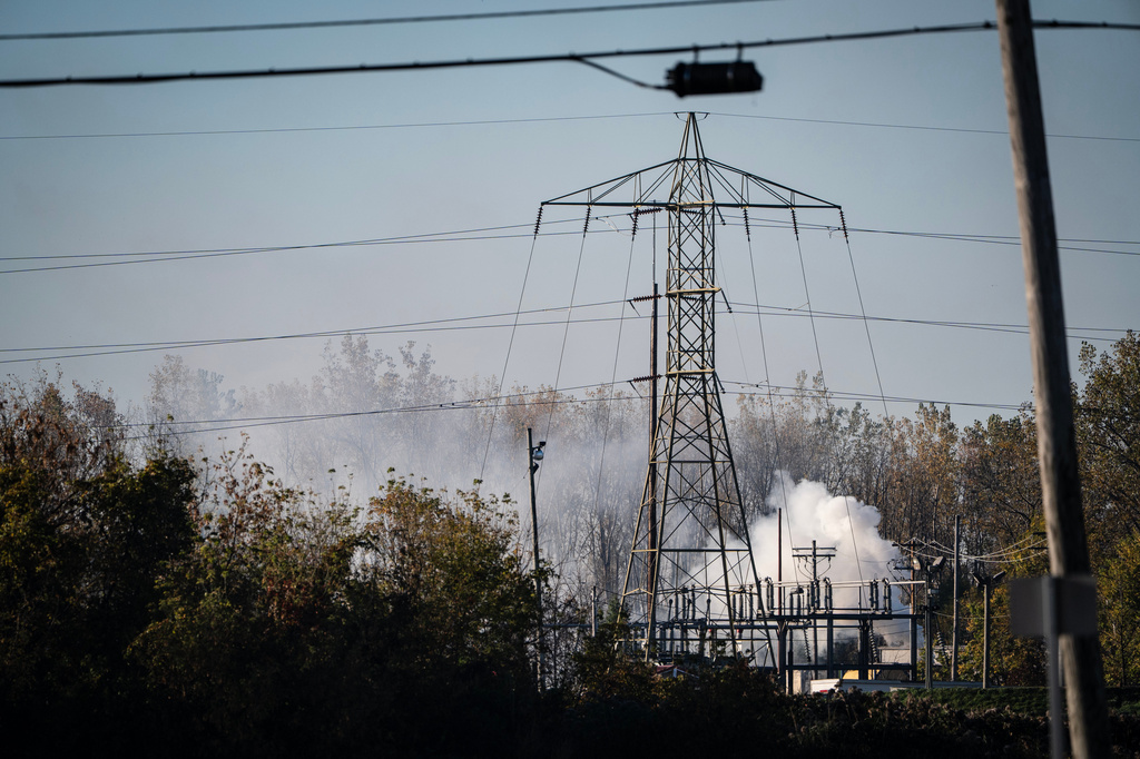 Evacuation area around Toledo chemical tank leak is reduced as conditions improve
